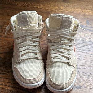 Air Jordan 1 Mid SE “Corduroy” – Women’s 9